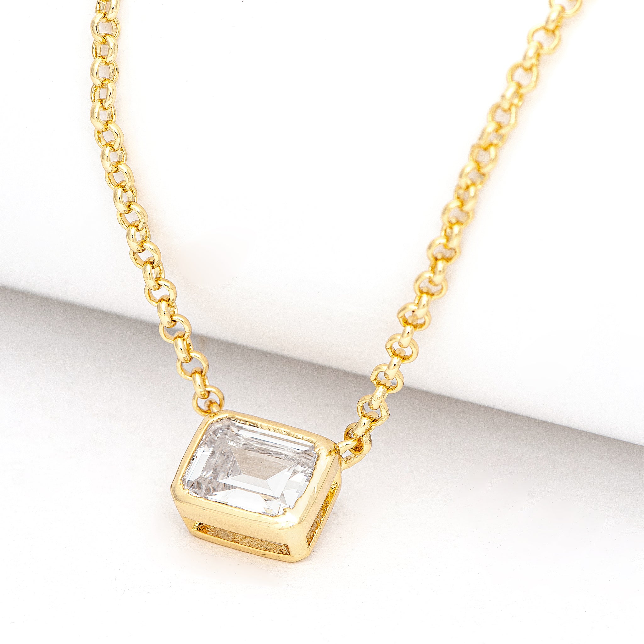 ◇Hei◇ thin bezel cubic necklace [正規品/関税込] Bella Round Cubic Zirconia Fixed Bezel Pendant Necklace
